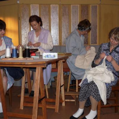 Mimi, Mme Laurence, Gisèle et Simone au travail